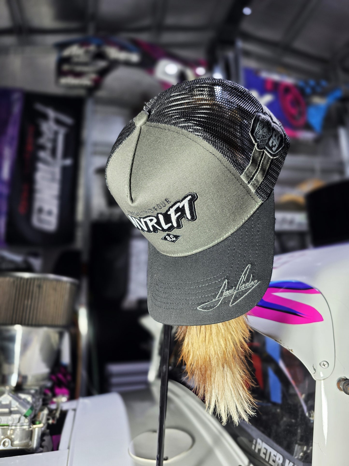 NVRLFT TRUCKER CAP - Black/Grey